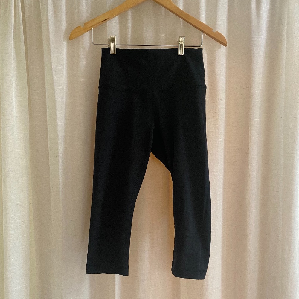 Lululemon Athletics Like New! Size 4 Capri